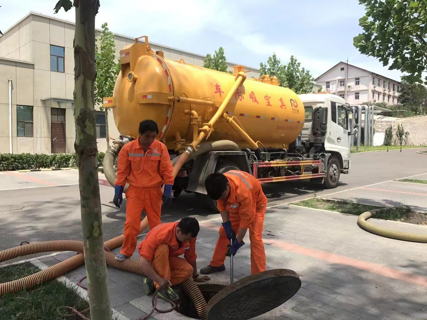 清徐化粪池清理与5-8吨吸粪车施工效率分析
